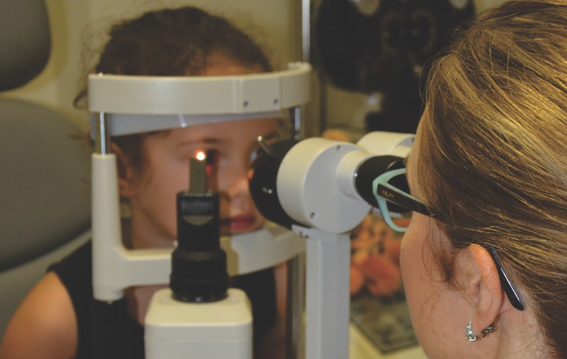 exame de vista em crianças - biomicroscopia