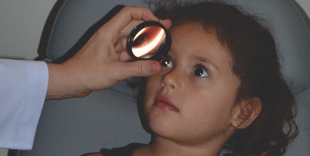 exame de vista em crianças - fundoscopia